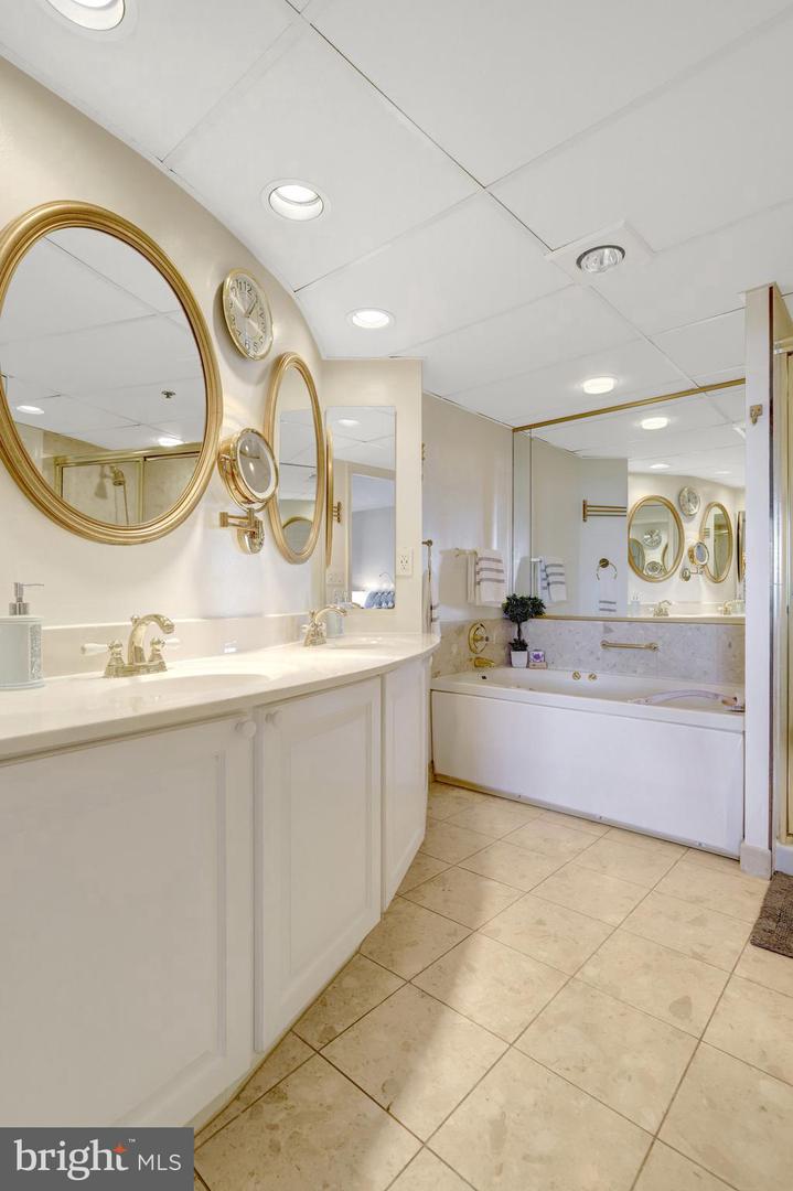 1276 N WAYNE ST N #628, ARLINGTON, Virginia 22201, 2 Bedrooms Bedrooms, ,2 BathroomsBathrooms,Residential,For sale,1276 N WAYNE ST N #628,VAAR2063926 MLS # VAAR2063926