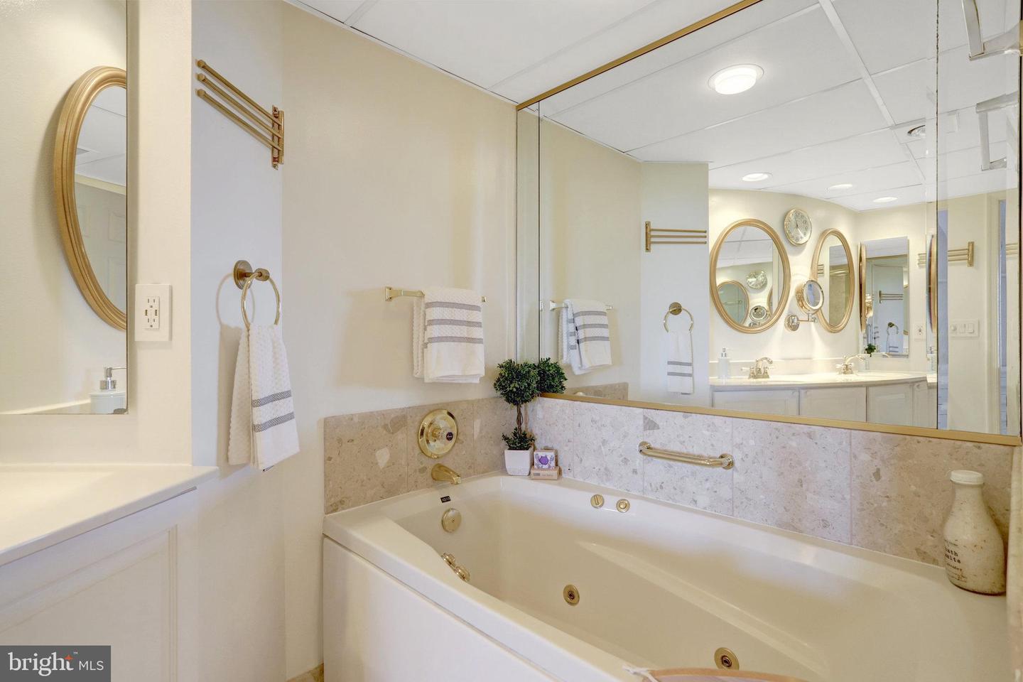 1276 N WAYNE ST N #628, ARLINGTON, Virginia 22201, 2 Bedrooms Bedrooms, ,2 BathroomsBathrooms,Residential,For sale,1276 N WAYNE ST N #628,VAAR2063926 MLS # VAAR2063926