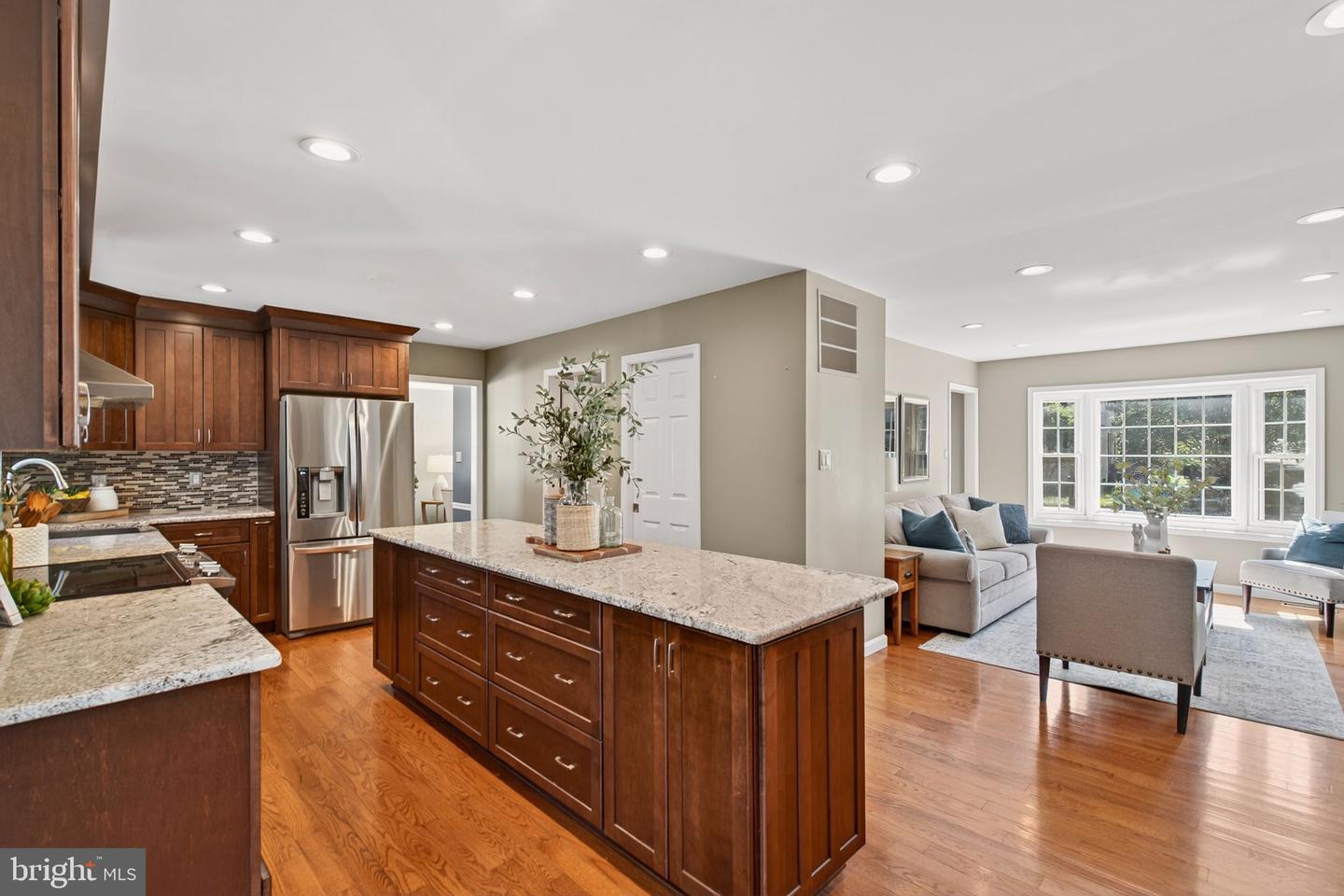 10114 MARSHALL POND RD, BURKE, Virginia 22015, 4 Bedrooms Bedrooms, ,3 BathroomsBathrooms,Residential,For sale,10114 MARSHALL POND RD,VAFX2268328 MLS # VAFX2268328