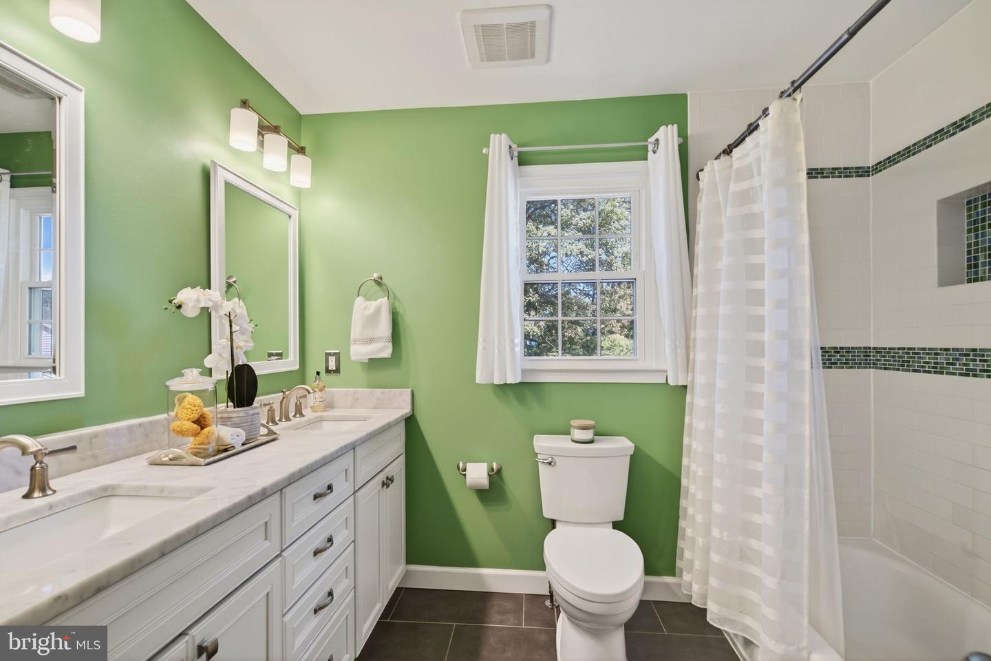 10114 MARSHALL POND RD, BURKE, Virginia 22015, 4 Bedrooms Bedrooms, ,3 BathroomsBathrooms,Residential,For sale,10114 MARSHALL POND RD,VAFX2268328 MLS # VAFX2268328