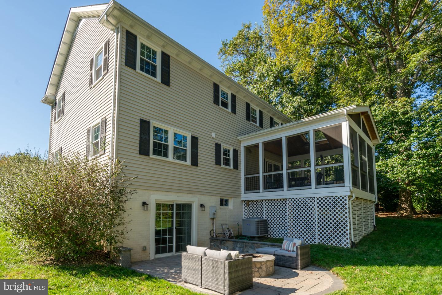 10114 MARSHALL POND RD, BURKE, Virginia 22015, 4 Bedrooms Bedrooms, ,3 BathroomsBathrooms,Residential,For sale,10114 MARSHALL POND RD,VAFX2268328 MLS # VAFX2268328
