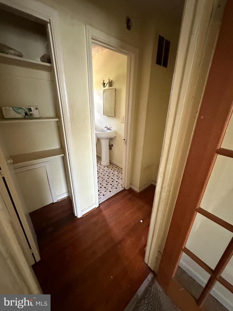 4911 JUST ST NE, WASHINGTON, District Of Columbia 20019, 1 Bedroom Bedrooms, ,1 BathroomBathrooms,Residential,For sale,4911 JUST ST NE,DCDC2223524 MLS # DCDC2223524