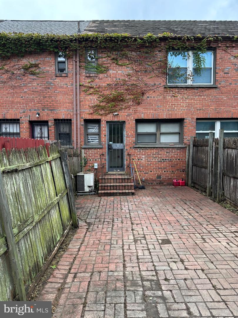 4911 JUST ST NE, WASHINGTON, District Of Columbia 20019, 1 Bedroom Bedrooms, ,1 BathroomBathrooms,Residential,For sale,4911 JUST ST NE,DCDC2223524 MLS # DCDC2223524