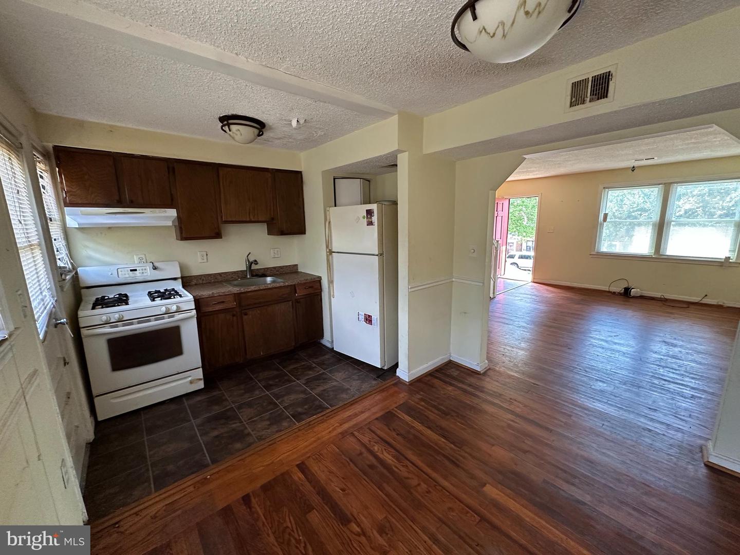 4911 JUST ST NE, WASHINGTON, District Of Columbia 20019, 1 Bedroom Bedrooms, ,1 BathroomBathrooms,Residential,For sale,4911 JUST ST NE,DCDC2223524 MLS # DCDC2223524