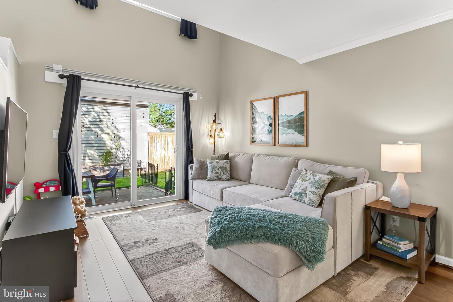 7206 LAVENDER LN, SPRINGFIELD, Virginia 22150, 3 Bedrooms Bedrooms, 9 Rooms Rooms,2 BathroomsBathrooms,Residential,For sale,7206 LAVENDER LN,VAFX2268900 MLS # VAFX2268900