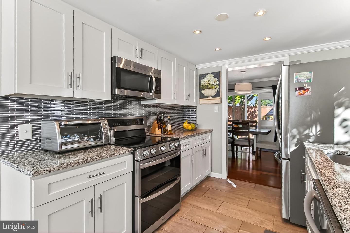 7206 LAVENDER LN, SPRINGFIELD, Virginia 22150, 3 Bedrooms Bedrooms, 9 Rooms Rooms,2 BathroomsBathrooms,Residential,For sale,7206 LAVENDER LN,VAFX2268900 MLS # VAFX2268900
