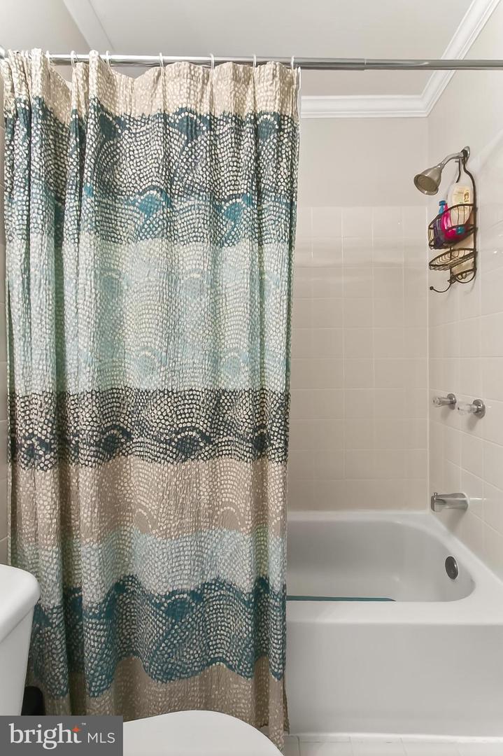 7206 LAVENDER LN, SPRINGFIELD, Virginia 22150, 3 Bedrooms Bedrooms, 9 Rooms Rooms,2 BathroomsBathrooms,Residential,For sale,7206 LAVENDER LN,VAFX2268900 MLS # VAFX2268900