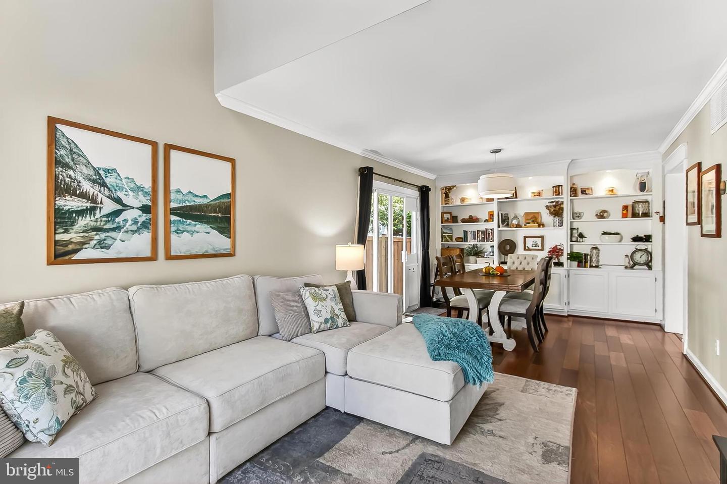 7206 LAVENDER LN, SPRINGFIELD, Virginia 22150, 3 Bedrooms Bedrooms, 9 Rooms Rooms,2 BathroomsBathrooms,Residential,For sale,7206 LAVENDER LN,VAFX2268900 MLS # VAFX2268900