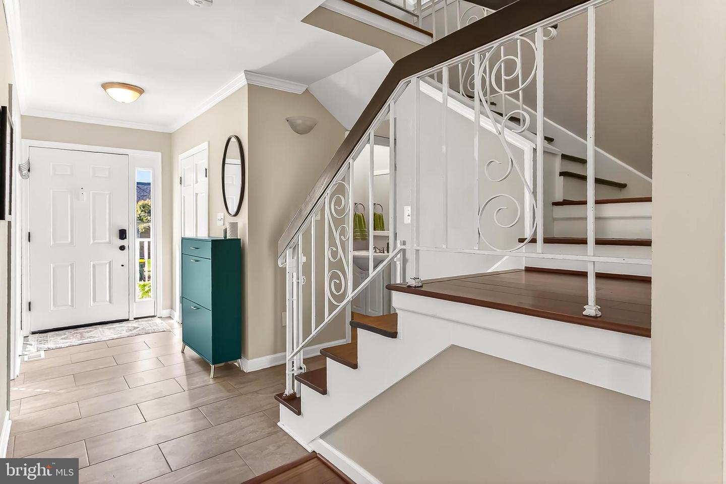 7206 LAVENDER LN, SPRINGFIELD, Virginia 22150, 3 Bedrooms Bedrooms, 9 Rooms Rooms,2 BathroomsBathrooms,Residential,For sale,7206 LAVENDER LN,VAFX2268900 MLS # VAFX2268900