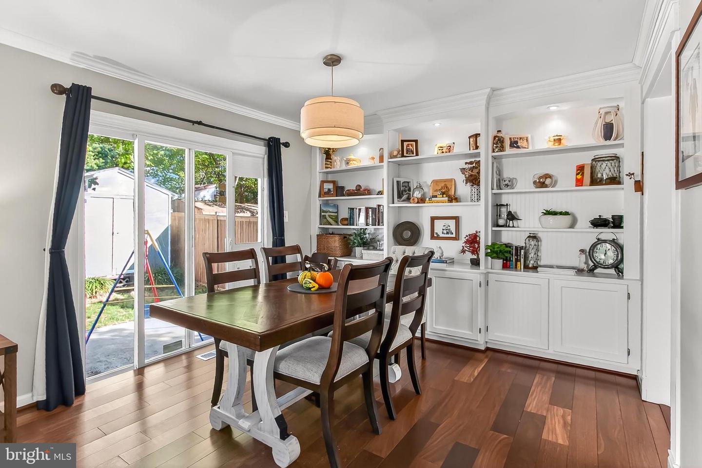 7206 LAVENDER LN, SPRINGFIELD, Virginia 22150, 3 Bedrooms Bedrooms, 9 Rooms Rooms,2 BathroomsBathrooms,Residential,For sale,7206 LAVENDER LN,VAFX2268900 MLS # VAFX2268900
