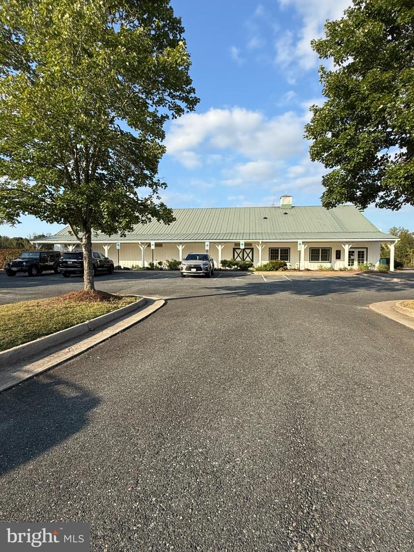 18323 CONGRESSIONAL CIR, RUTHER GLEN, Virginia 22546, 3 Bedrooms Bedrooms, 13 Rooms Rooms,2 BathroomsBathrooms,Residential,For sale,18323 CONGRESSIONAL CIR,VACV2008882 MLS # VACV2008882