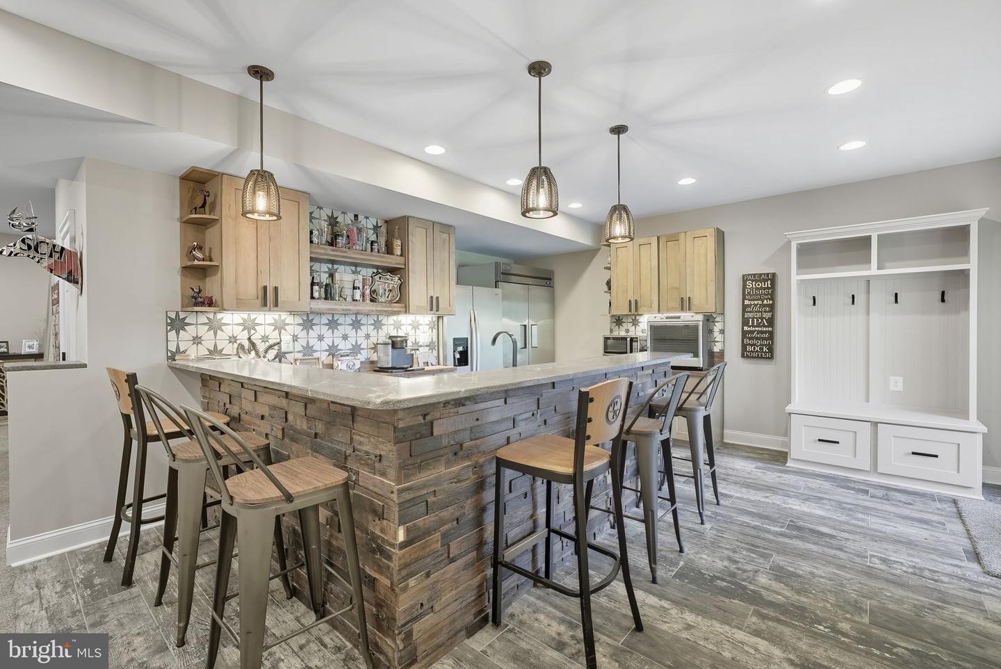 10004 WINDY HILL DR, NOKESVILLE, Virginia 20181, 6 Bedrooms Bedrooms, ,5 BathroomsBathrooms,Residential,For sale,10004 WINDY HILL DR,VAPW2104710 MLS # VAPW2104710