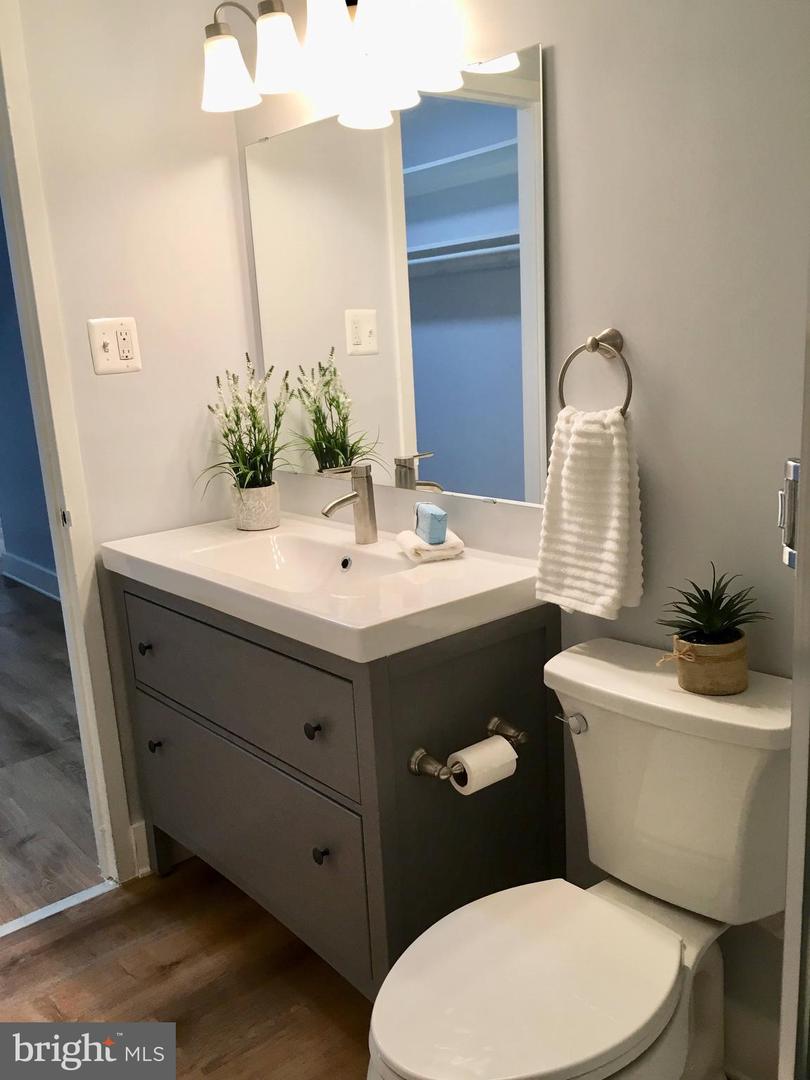 1011 ARLINGTON BLVD #648, ARLINGTON, Virginia 22209, 1 Bedroom Bedrooms, ,1 BathroomBathrooms,Residential,For sale,1011 ARLINGTON BLVD #648,VAAR2064204 MLS # VAAR2064204
