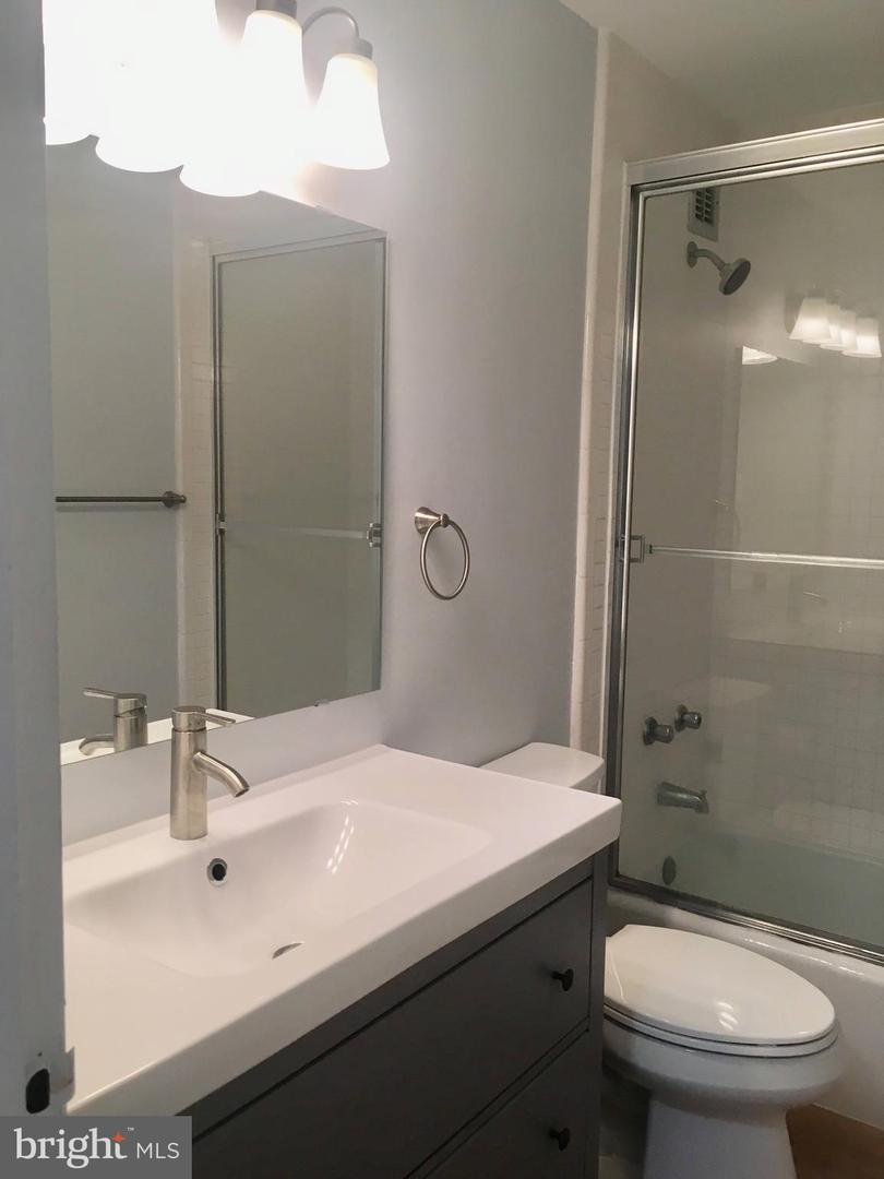 1011 ARLINGTON BLVD #648, ARLINGTON, Virginia 22209, 1 Bedroom Bedrooms, ,1 BathroomBathrooms,Residential,For sale,1011 ARLINGTON BLVD #648,VAAR2064204 MLS # VAAR2064204