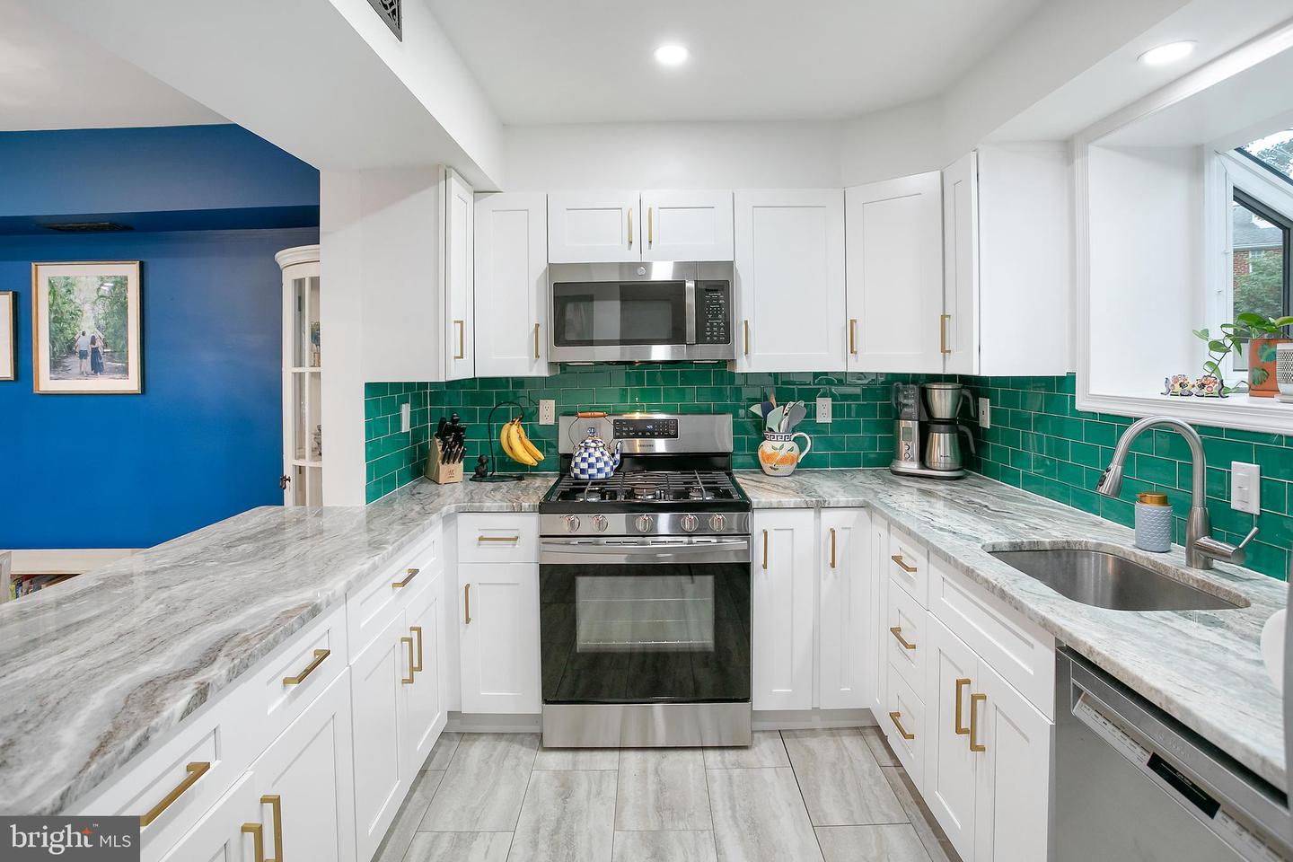 3818 KING ST, ALEXANDRIA, Virginia 22302, 3 Bedrooms Bedrooms, ,2 BathroomsBathrooms,Residential,For sale,3818 KING ST,VAAX2050294 MLS # VAAX2050294