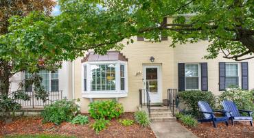 3818 KING ST, ALEXANDRIA, Virginia 22302, 3 Bedrooms Bedrooms, ,2 BathroomsBathrooms,Residential,For sale,3818 KING ST,VAAX2050294 MLS # VAAX2050294
