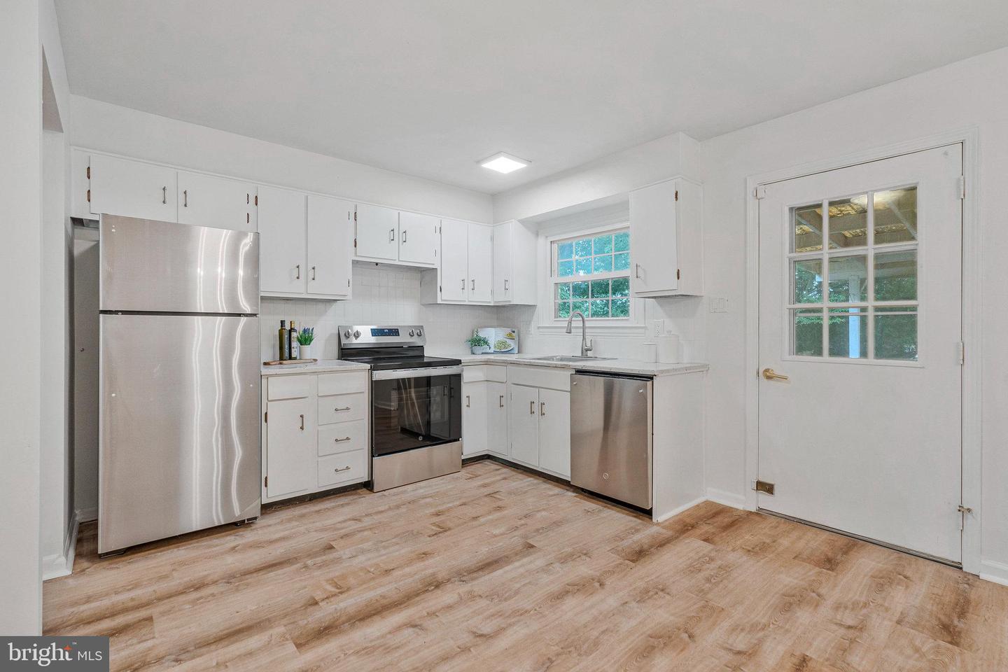 724 N AMELIA ST, STERLING, Virginia 20164, 3 Bedrooms Bedrooms, 6 Rooms Rooms,3 BathroomsBathrooms,Residential,For sale,724 N AMELIA ST,VALO2107828 MLS # VALO2107828