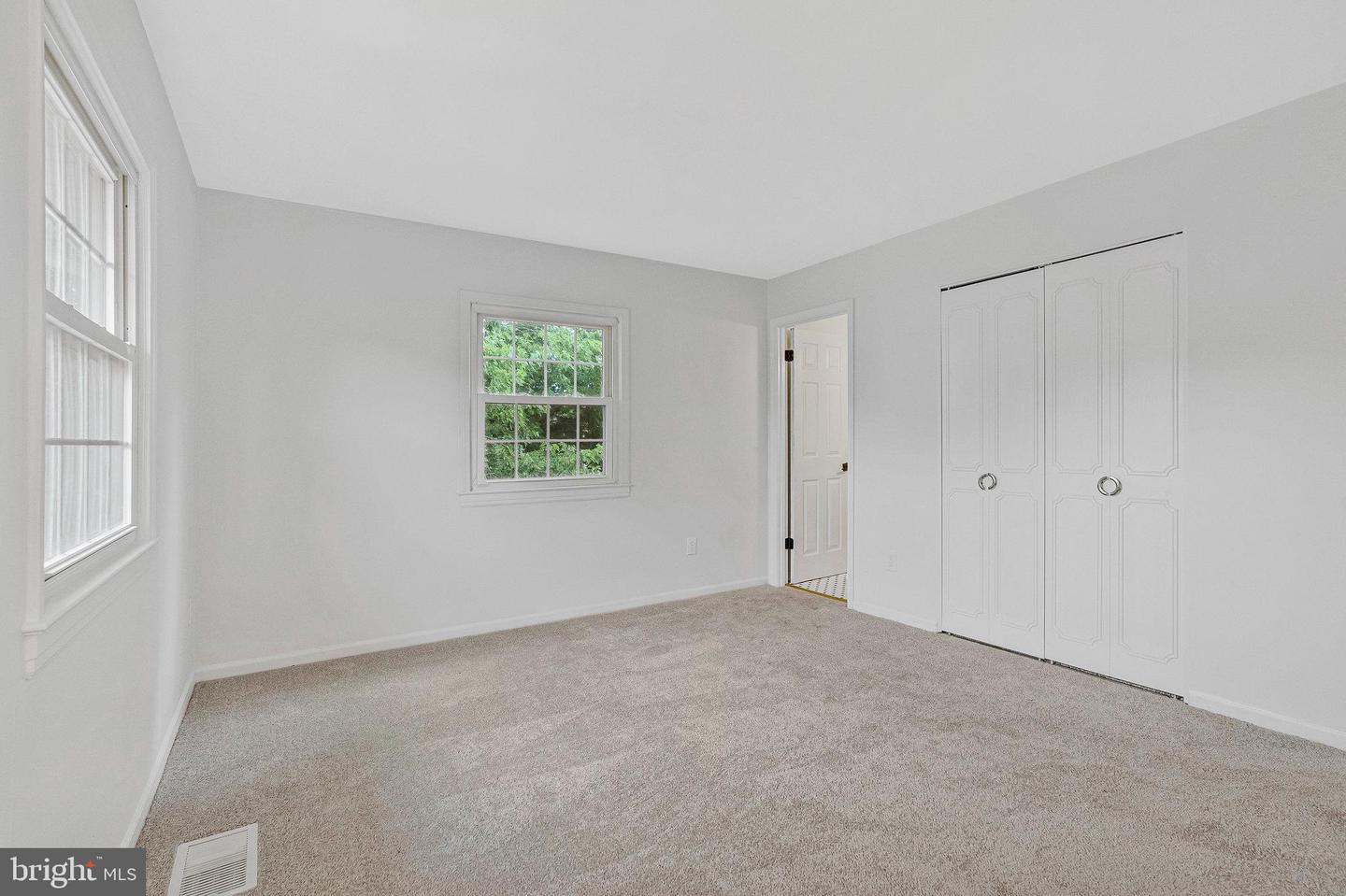 724 N AMELIA ST, STERLING, Virginia 20164, 3 Bedrooms Bedrooms, 6 Rooms Rooms,3 BathroomsBathrooms,Residential,For sale,724 N AMELIA ST,VALO2107828 MLS # VALO2107828