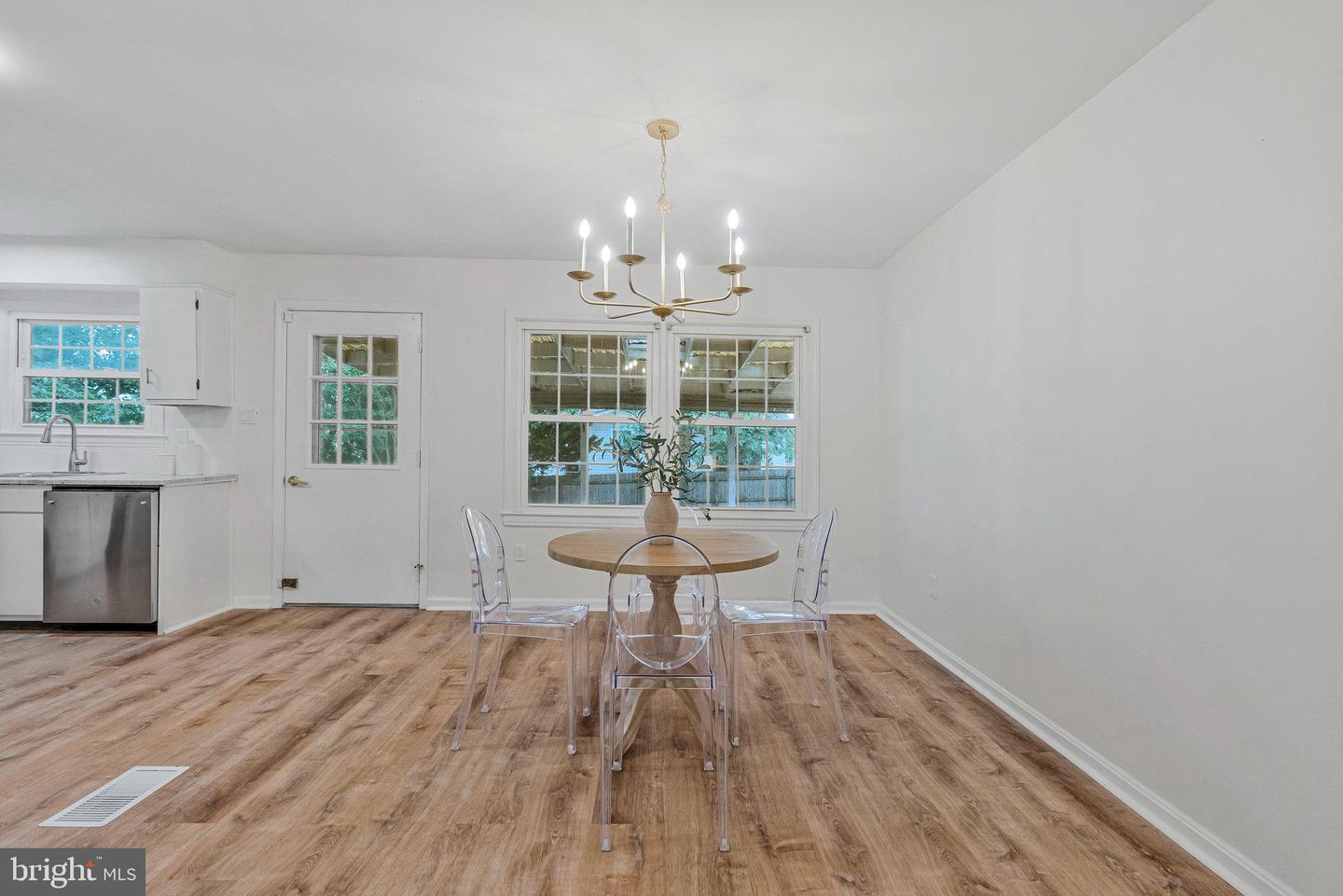 724 N AMELIA ST, STERLING, Virginia 20164, 3 Bedrooms Bedrooms, 6 Rooms Rooms,3 BathroomsBathrooms,Residential,For sale,724 N AMELIA ST,VALO2107828 MLS # VALO2107828