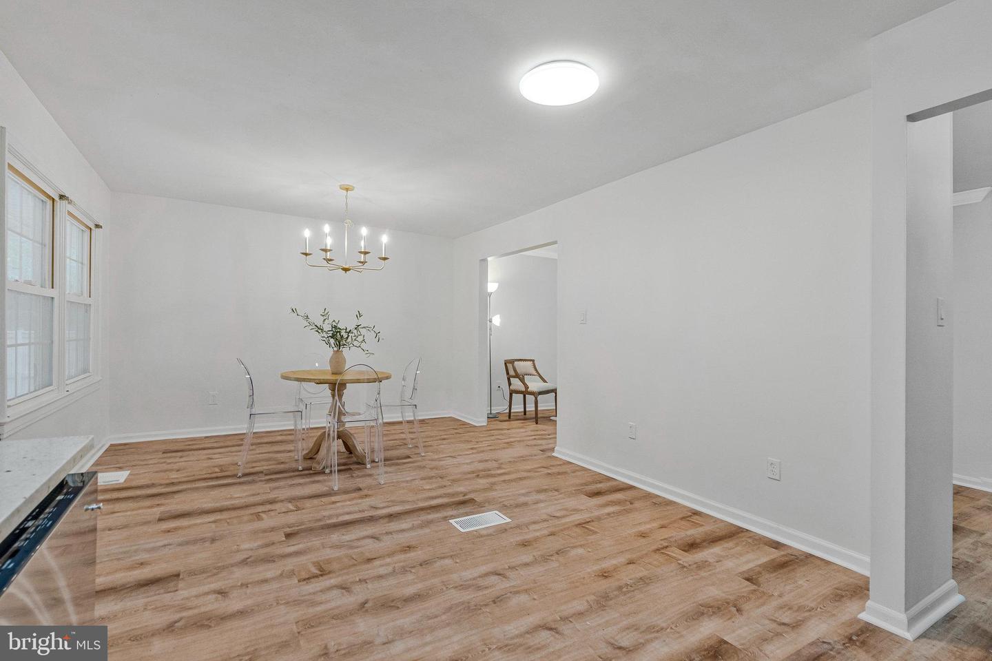 724 N AMELIA ST, STERLING, Virginia 20164, 3 Bedrooms Bedrooms, 6 Rooms Rooms,3 BathroomsBathrooms,Residential,For sale,724 N AMELIA ST,VALO2107828 MLS # VALO2107828