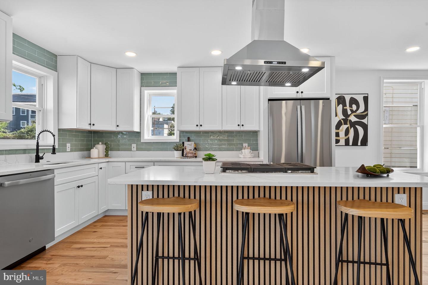 1006 DOUGLAS ST NE, WASHINGTON, District Of Columbia 20018, 5 Bedrooms Bedrooms, ,4 BathroomsBathrooms,Residential,For sale,1006 DOUGLAS ST NE,DCDC2224804 MLS # DCDC2224804