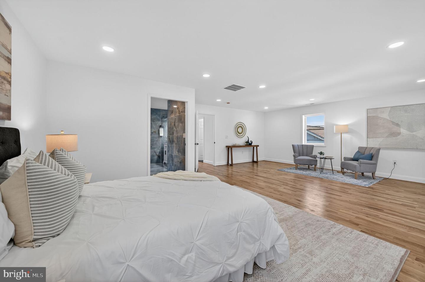 1006 DOUGLAS ST NE, WASHINGTON, District Of Columbia 20018, 5 Bedrooms Bedrooms, ,4 BathroomsBathrooms,Residential,For sale,1006 DOUGLAS ST NE,DCDC2224804 MLS # DCDC2224804
