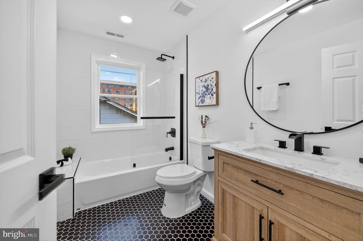 1006 DOUGLAS ST NE, WASHINGTON, District Of Columbia 20018, 5 Bedrooms Bedrooms, ,4 BathroomsBathrooms,Residential,For sale,1006 DOUGLAS ST NE,DCDC2224804 MLS # DCDC2224804