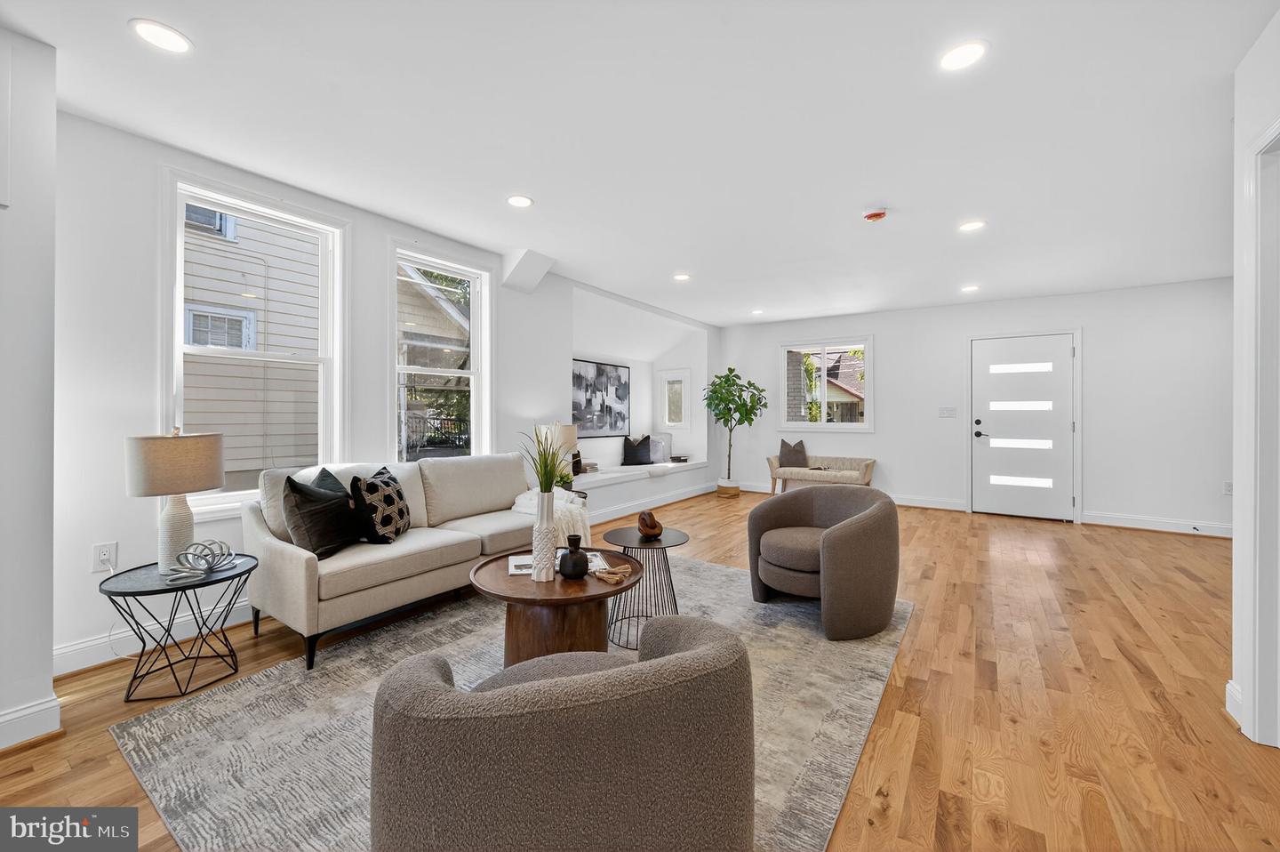 1006 DOUGLAS ST NE, WASHINGTON, District Of Columbia 20018, 5 Bedrooms Bedrooms, ,4 BathroomsBathrooms,Residential,For sale,1006 DOUGLAS ST NE,DCDC2224804 MLS # DCDC2224804