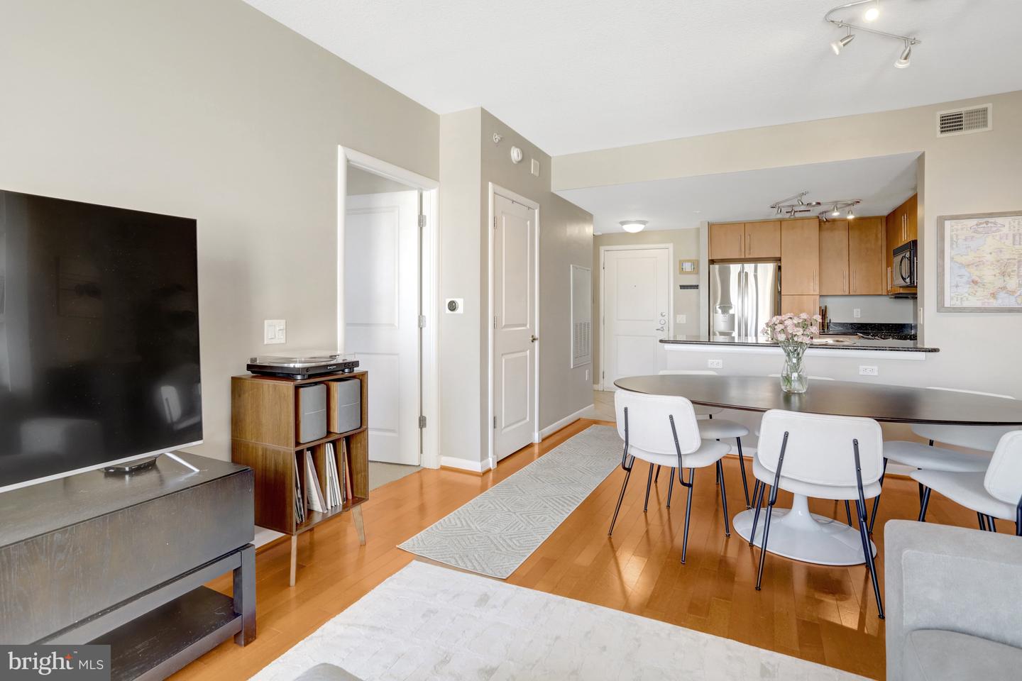 1021 N GARFIELD ST #914, ARLINGTON, Virginia 22201, 2 Bedrooms Bedrooms, ,1 BathroomBathrooms,Residential,For sale,1021 N GARFIELD ST #914,VAAR2064306 MLS # VAAR2064306