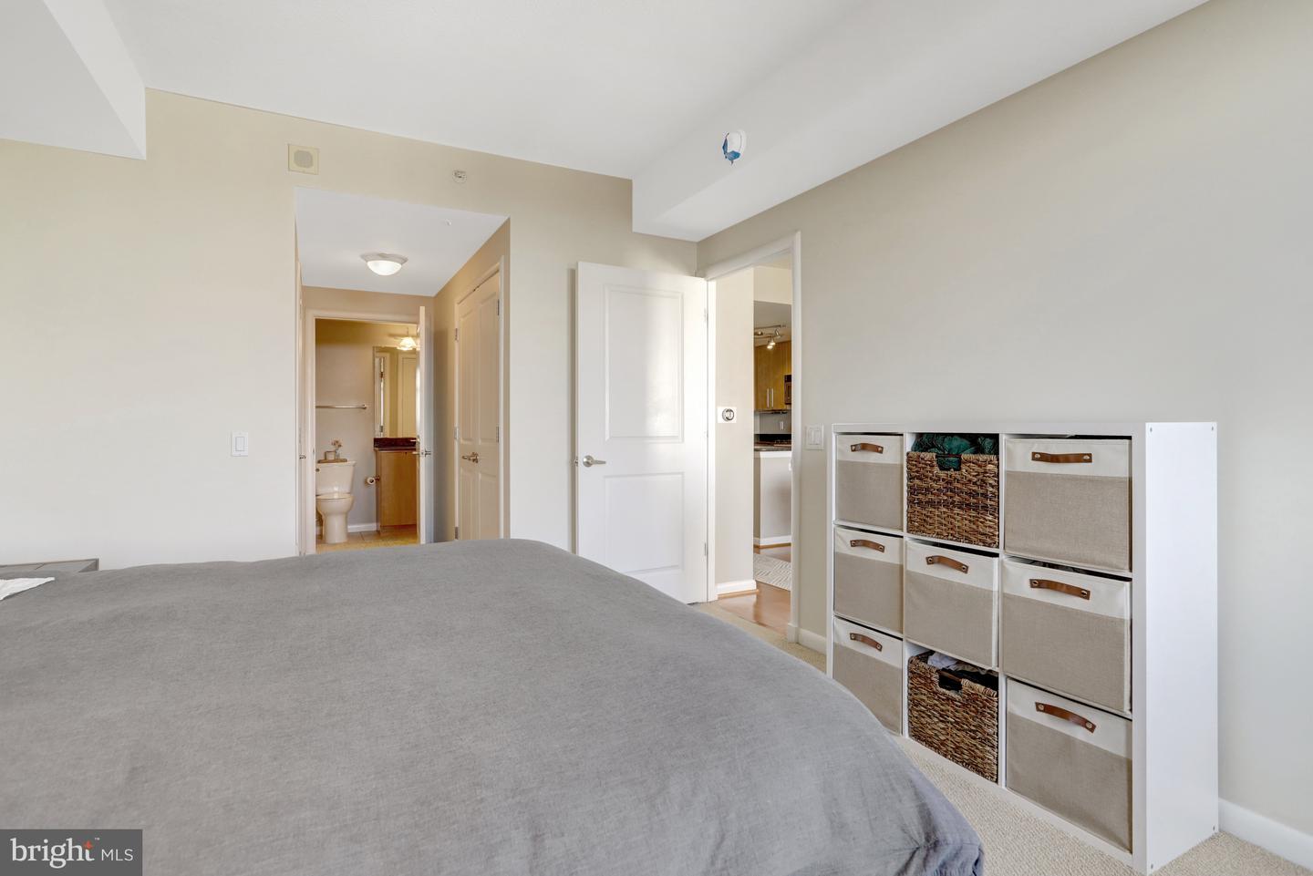 1021 N GARFIELD ST #914, ARLINGTON, Virginia 22201, 2 Bedrooms Bedrooms, ,1 BathroomBathrooms,Residential,For sale,1021 N GARFIELD ST #914,VAAR2064306 MLS # VAAR2064306