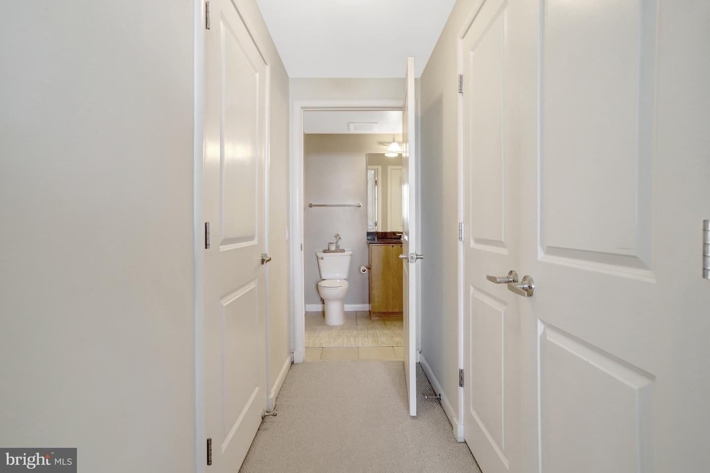 1021 N GARFIELD ST #914, ARLINGTON, Virginia 22201, 2 Bedrooms Bedrooms, ,1 BathroomBathrooms,Residential,For sale,1021 N GARFIELD ST #914,VAAR2064306 MLS # VAAR2064306