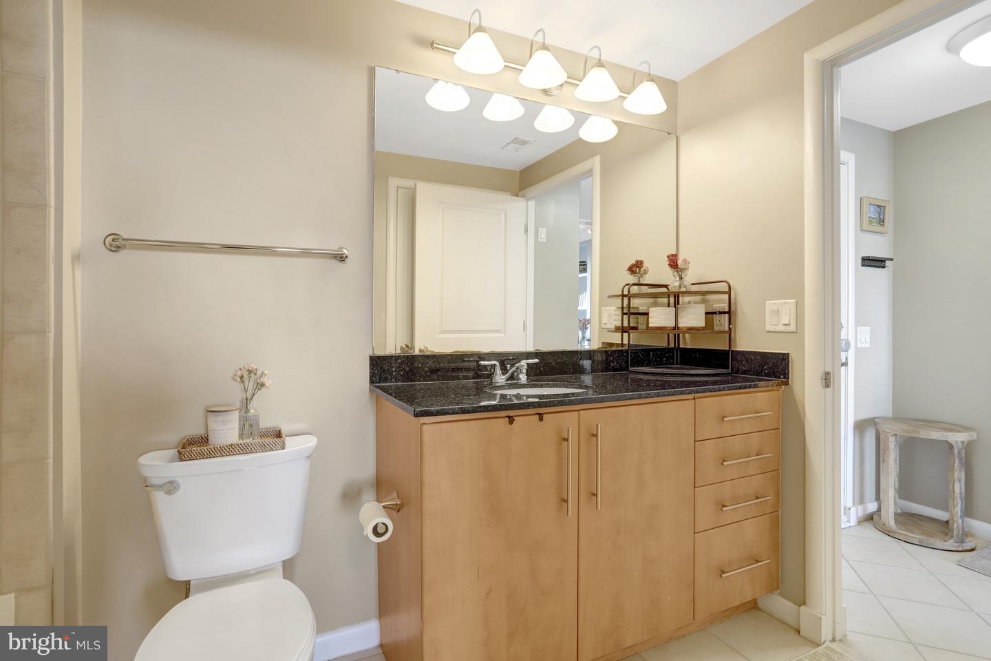1021 N GARFIELD ST #914, ARLINGTON, Virginia 22201, 2 Bedrooms Bedrooms, ,1 BathroomBathrooms,Residential,For sale,1021 N GARFIELD ST #914,VAAR2064306 MLS # VAAR2064306