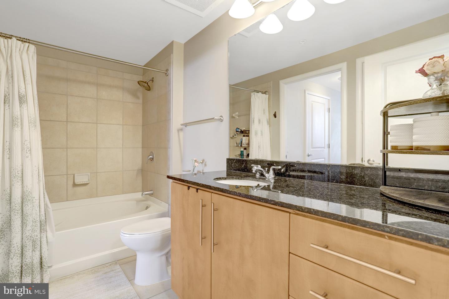 1021 N GARFIELD ST #914, ARLINGTON, Virginia 22201, 2 Bedrooms Bedrooms, ,1 BathroomBathrooms,Residential,For sale,1021 N GARFIELD ST #914,VAAR2064306 MLS # VAAR2064306