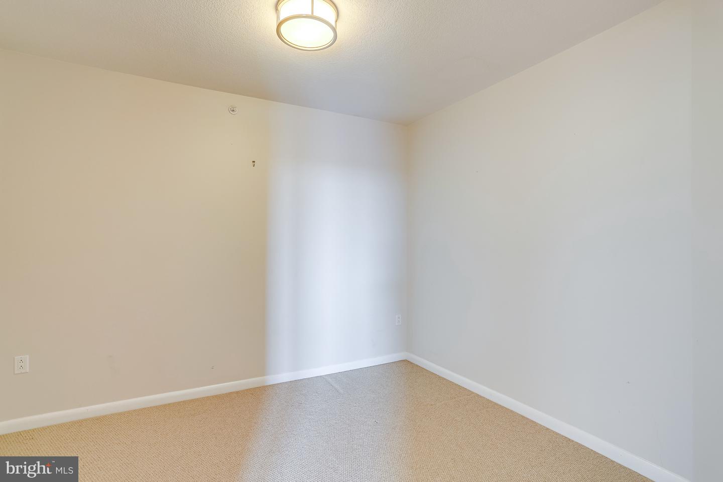 1021 N GARFIELD ST #914, ARLINGTON, Virginia 22201, 2 Bedrooms Bedrooms, ,1 BathroomBathrooms,Residential,For sale,1021 N GARFIELD ST #914,VAAR2064306 MLS # VAAR2064306
