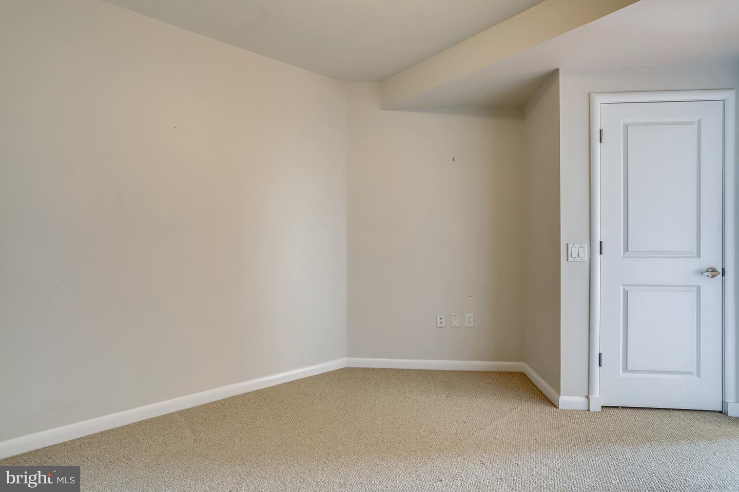 1021 N GARFIELD ST #914, ARLINGTON, Virginia 22201, 2 Bedrooms Bedrooms, ,1 BathroomBathrooms,Residential,For sale,1021 N GARFIELD ST #914,VAAR2064306 MLS # VAAR2064306