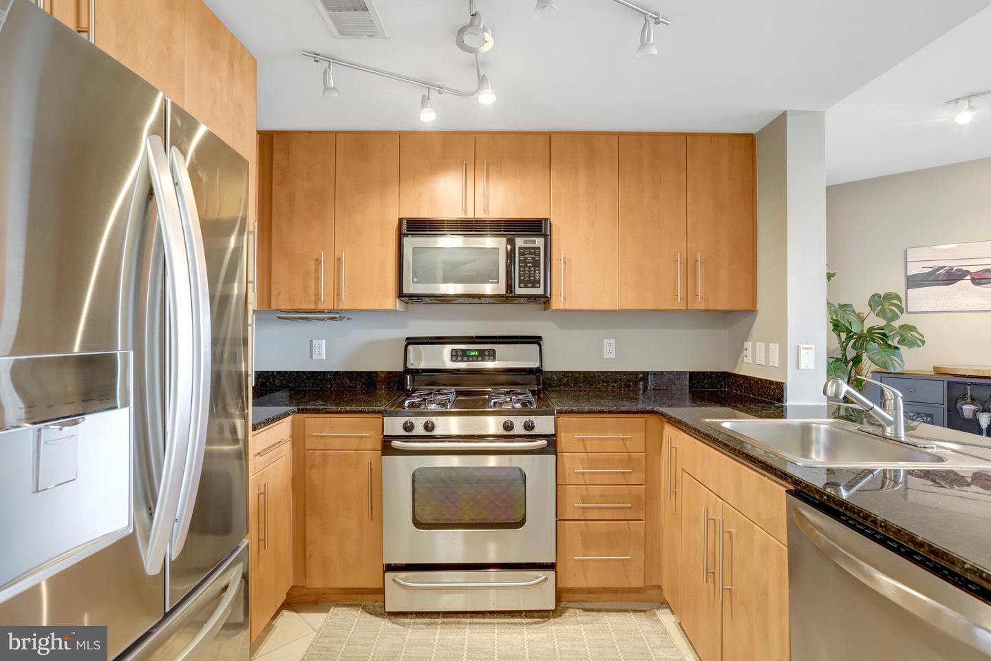 1021 N GARFIELD ST #914, ARLINGTON, Virginia 22201, 2 Bedrooms Bedrooms, ,1 BathroomBathrooms,Residential,For sale,1021 N GARFIELD ST #914,VAAR2064306 MLS # VAAR2064306