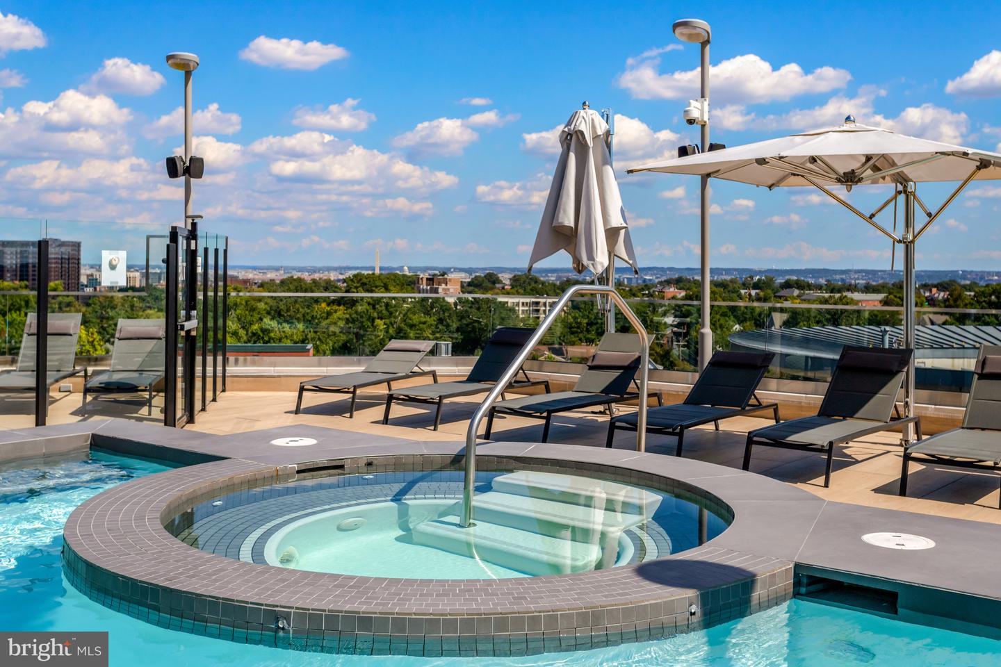 1021 N GARFIELD ST #914, ARLINGTON, Virginia 22201, 2 Bedrooms Bedrooms, ,1 BathroomBathrooms,Residential,For sale,1021 N GARFIELD ST #914,VAAR2064306 MLS # VAAR2064306