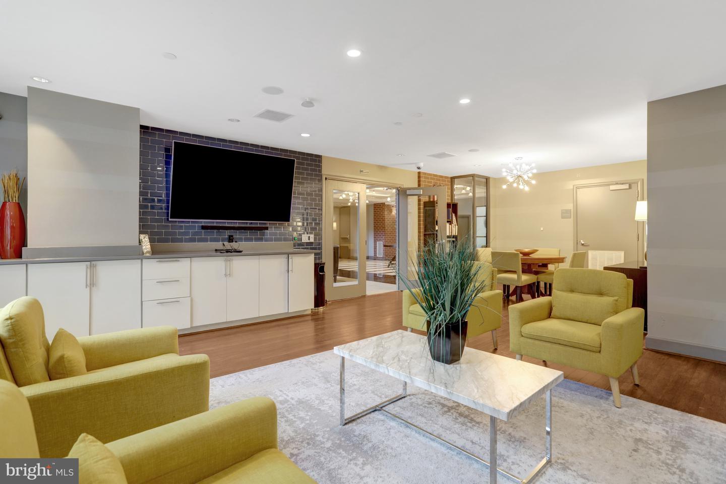 1021 N GARFIELD ST #914, ARLINGTON, Virginia 22201, 2 Bedrooms Bedrooms, ,1 BathroomBathrooms,Residential,For sale,1021 N GARFIELD ST #914,VAAR2064306 MLS # VAAR2064306