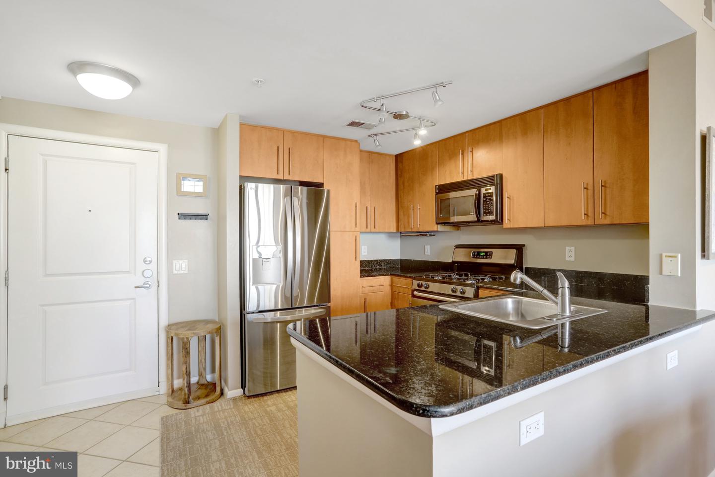 1021 N GARFIELD ST #914, ARLINGTON, Virginia 22201, 2 Bedrooms Bedrooms, ,1 BathroomBathrooms,Residential,For sale,1021 N GARFIELD ST #914,VAAR2064306 MLS # VAAR2064306