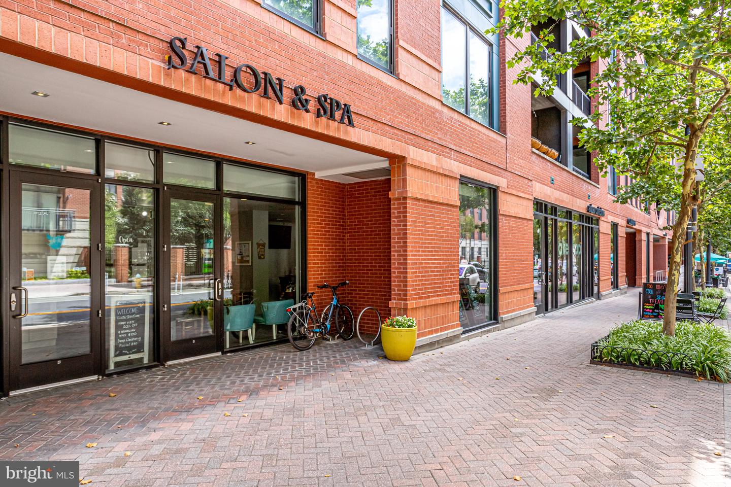 1021 N GARFIELD ST #914, ARLINGTON, Virginia 22201, 2 Bedrooms Bedrooms, ,1 BathroomBathrooms,Residential,For sale,1021 N GARFIELD ST #914,VAAR2064306 MLS # VAAR2064306