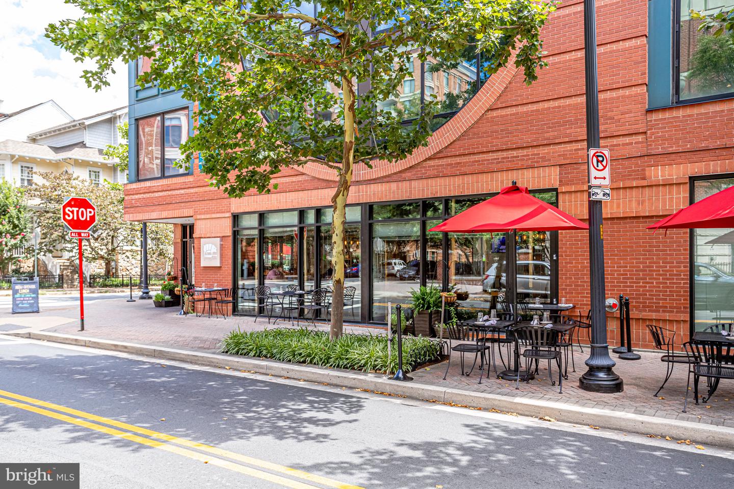1021 N GARFIELD ST #914, ARLINGTON, Virginia 22201, 2 Bedrooms Bedrooms, ,1 BathroomBathrooms,Residential,For sale,1021 N GARFIELD ST #914,VAAR2064306 MLS # VAAR2064306