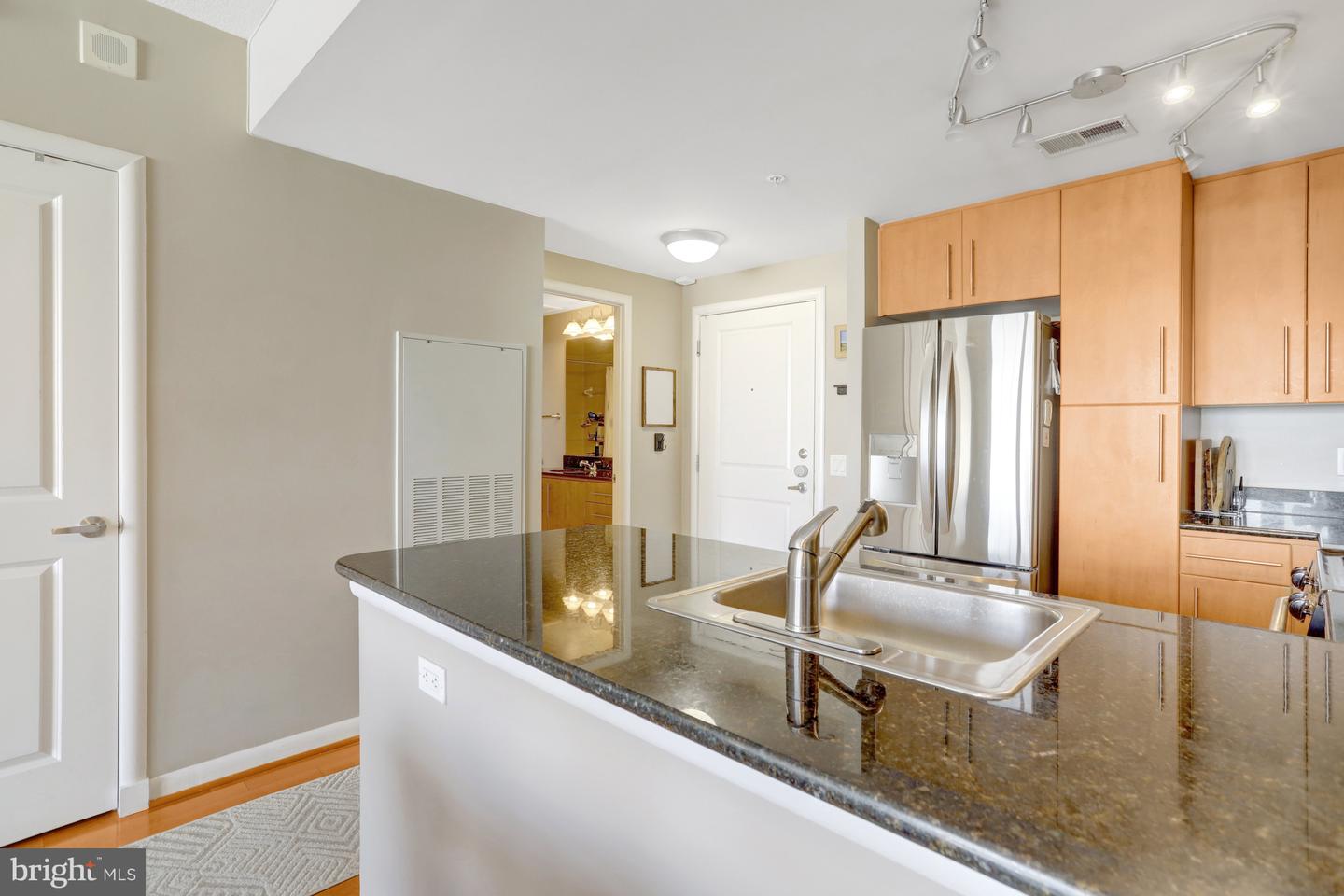 1021 N GARFIELD ST #914, ARLINGTON, Virginia 22201, 2 Bedrooms Bedrooms, ,1 BathroomBathrooms,Residential,For sale,1021 N GARFIELD ST #914,VAAR2064306 MLS # VAAR2064306