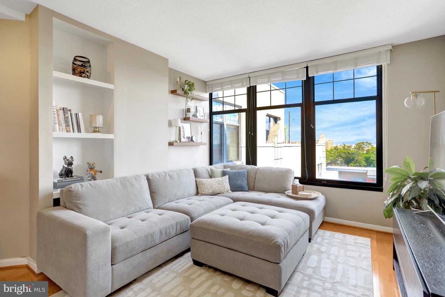 1021 N GARFIELD ST #914, ARLINGTON, Virginia 22201, 2 Bedrooms Bedrooms, ,1 BathroomBathrooms,Residential,For sale,1021 N GARFIELD ST #914,VAAR2064306 MLS # VAAR2064306
