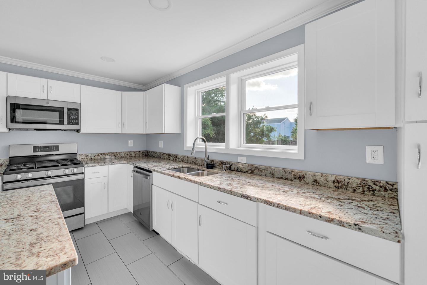 879 STATION ST, HERNDON, Virginia 20170, 3 Bedrooms Bedrooms, ,2 BathroomsBathrooms,Residential,For sale,879 STATION ST,VAFX2270018 MLS # VAFX2270018