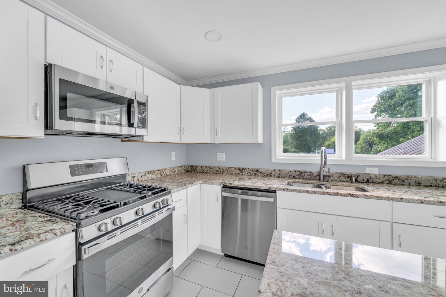 879 STATION ST, HERNDON, Virginia 20170, 3 Bedrooms Bedrooms, ,2 BathroomsBathrooms,Residential,For sale,879 STATION ST,VAFX2270018 MLS # VAFX2270018