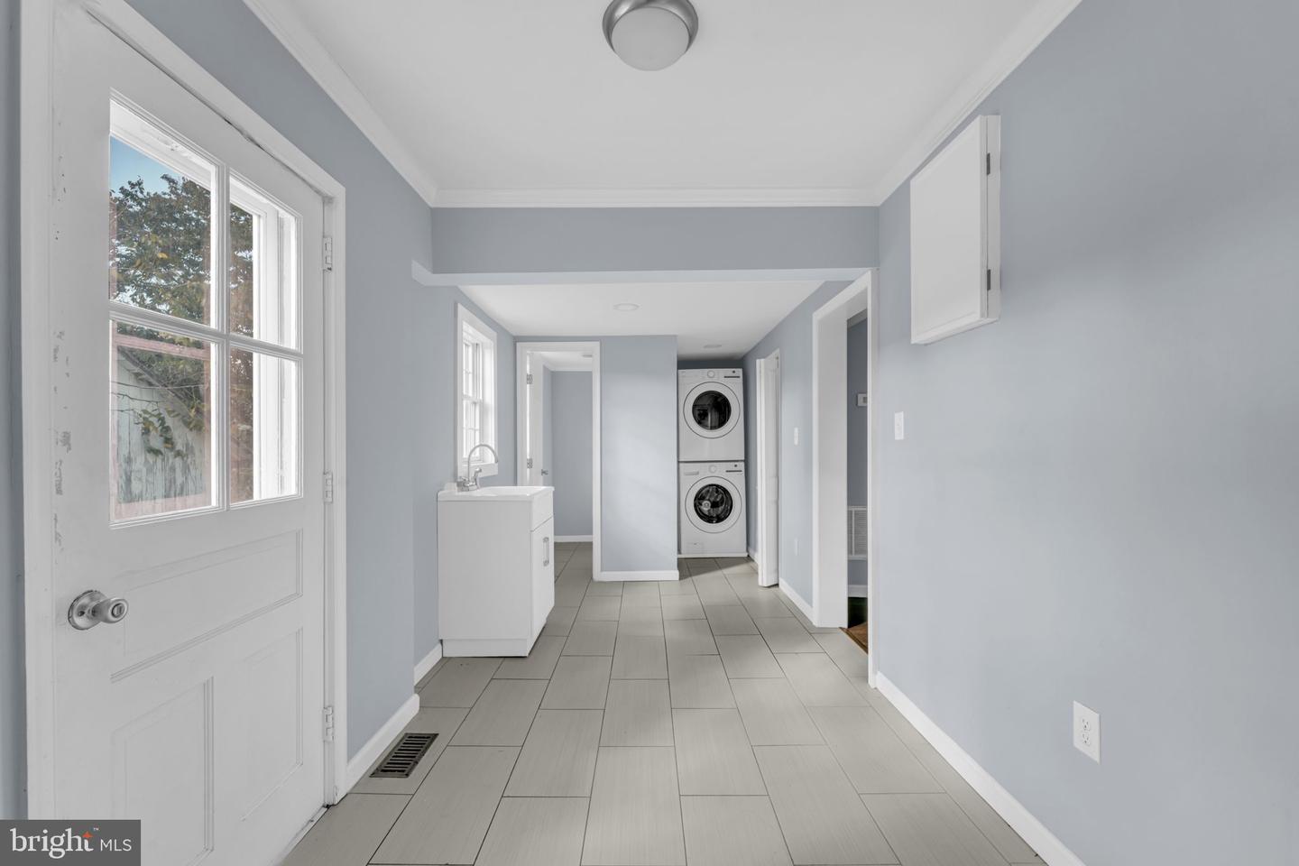 879 STATION ST, HERNDON, Virginia 20170, 3 Bedrooms Bedrooms, ,2 BathroomsBathrooms,Residential,For sale,879 STATION ST,VAFX2270018 MLS # VAFX2270018