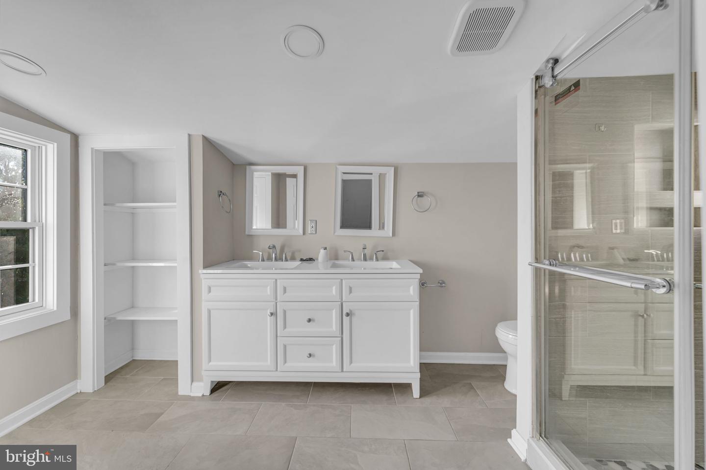 879 STATION ST, HERNDON, Virginia 20170, 3 Bedrooms Bedrooms, ,2 BathroomsBathrooms,Residential,For sale,879 STATION ST,VAFX2270018 MLS # VAFX2270018