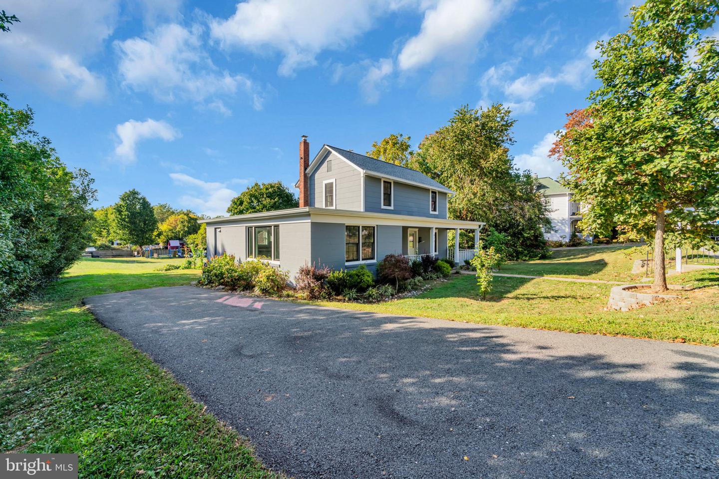 879 STATION ST, HERNDON, Virginia 20170, 3 Bedrooms Bedrooms, ,2 BathroomsBathrooms,Residential,For sale,879 STATION ST,VAFX2270018 MLS # VAFX2270018