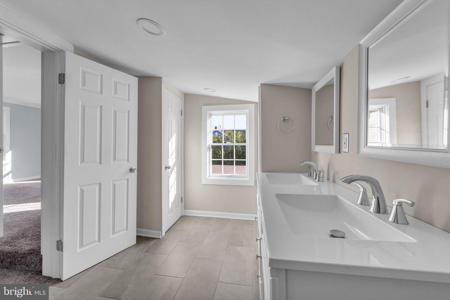 879 STATION ST, HERNDON, Virginia 20170, 3 Bedrooms Bedrooms, ,2 BathroomsBathrooms,Residential,For sale,879 STATION ST,VAFX2270018 MLS # VAFX2270018