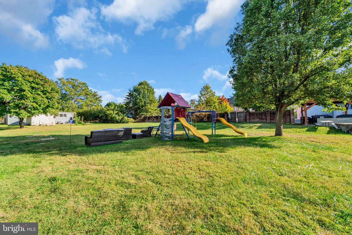 879 STATION ST, HERNDON, Virginia 20170, 3 Bedrooms Bedrooms, ,2 BathroomsBathrooms,Residential,For sale,879 STATION ST,VAFX2270018 MLS # VAFX2270018